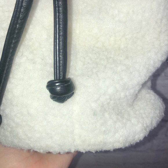 American Eagle Sherpa Faux Leather Crossbody - Picture 4 of 12